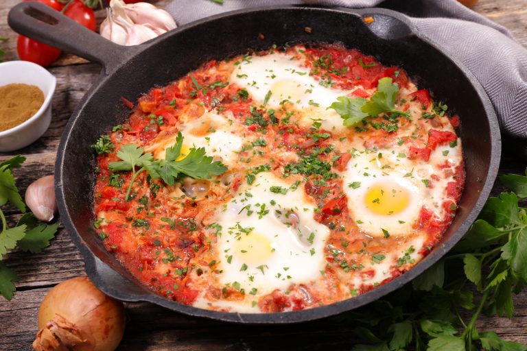 fried egg with tomato